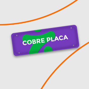 Cobre Placa p/ Carro PVC 0,5mm ou 0,76mm (Fosco ou Cristal) 40,5x13,5 cm 4x0 (Frente colorido) Verniz Cristal Cantos Arredondados e 4 Furos 